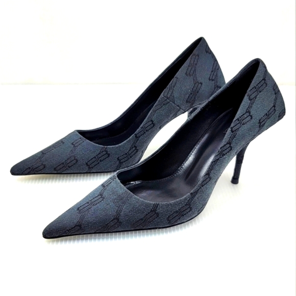 Balenciaga Shoes - Balenciaga Knife Pointed Toe Pumps - Stunning